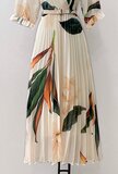 Sierlijke Beige Mix Maxi Plisse Jurk Sibelle Fashion