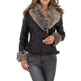 Korte zwarte leatherlook jacket met pels._