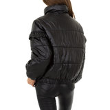 Trendy zwarte oversized gewatteerde winter jacket._