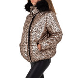 Trendy oversized gewatteerde winter jacket in animal print._