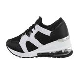 Trendy hoge zwarte sneaker Justina._