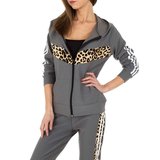 Trendy grijze loungewear met animal print._