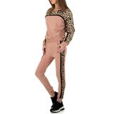 Hippe rose loungewear met print._