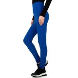 Sportieve blauwe legging met struktuur._