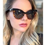 Trendy zwart-bruine zonnebril . Cat Eye style._
