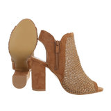 Trendy hoge camel sandaal in daim met peeptoes Floretta._