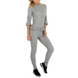 2 delige grijze fashion loungewear._