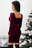 Elegante korte bordeaux velvet jurk._