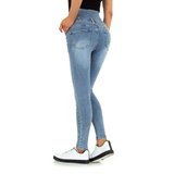 Fashion blue jeans met extra hoge taille._
