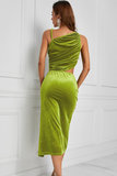 Groene one shoulder velvet jurk._