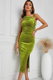 Groene one shoulder velvet jurk._