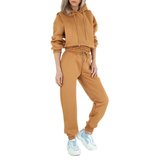 Kaki loungewear in sweatstof.Street style._