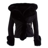 Zwarte korte jas met pels in vegan leather._