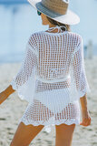 Trendy korte witte crochet strand cover up._