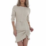 Beige midi cut out jurk in maille._