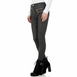 Grijze stretch broek met leatherlook effect._