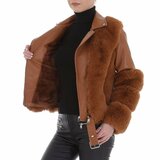 Fashion camelkleurige leatherlook jas._