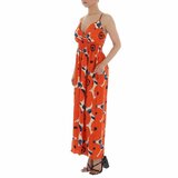 Zomerse oranje-blauwe maxi bloemen jurk._