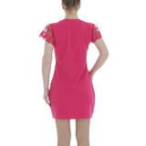 Trendy fuchsia korte bodycon jurk._