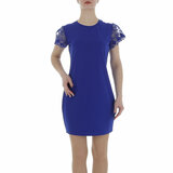 Trendy blauwe korte bodycon jurk._