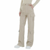 Pantalon cargo beige en aspect cuir_