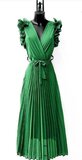 Elegante groene plisse maxi jurk._