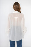 Trendy witte doorschijnende hemdblouse met sterren deco_