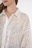 Trendy witte doorschijnende hemdblouse met bloemen deco_