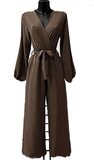 Modieuze bruine jumpsuit met lange mouwen_