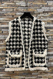 Zwart-witte mouwloze cardigan_