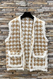 Beige-witte mouwloze cardigan_