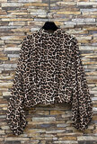 Trendy korte blouse met strik in leopardprint_