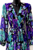 Sierlijke purper-blauwe mixed maxi wikkeljurk met bloemen motief_