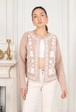 Taupe cardigan met witte 3 d bloemen_