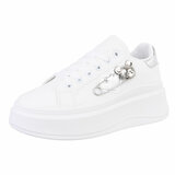 Witte lage sneaker Kayla met zilveren decoratie_