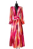 Sierlijke fuchsia-rose-rode mixed maxi jurk met motief_