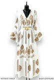 Maxi witte jurk met gouden print in bohemian chic style_