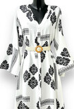 Maxi witte jurk met zwarte print in bohemian chic style_