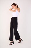 Trendy zwarte broek met wijde pijpen_
