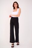 Trendy zwarte broek met wijde pijpen_