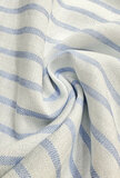 Trendy ecru witte short met licht blauwe lijnen_