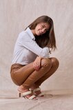 Pantalon slim camel en similicuir_