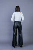 Zwarte leatherlook broek met wijde pijpen_