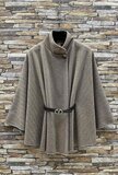 Elegante beige-zwarte cape jas_