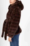 Trendy korte bruine gelaagde jas in  in faux fur_