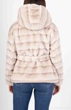 Trendy korte beige gelaagde jas in  in faux fur_
