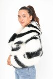 Trendy korte  jas in  in faux fur met zebralook_