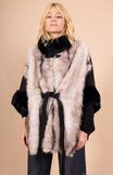 Zwarte mixed poncho in faux fur_