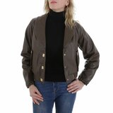Korte bruine leatherlook  jacket met beige imitatiebonte kraag_