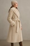Beige lange luxe mantel in faux fur_